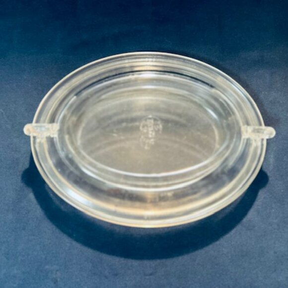 Antique Pyrex Small Oval Covered Casserole 1.5 Quart - First Back stamp Logo - Picture 5 of 13